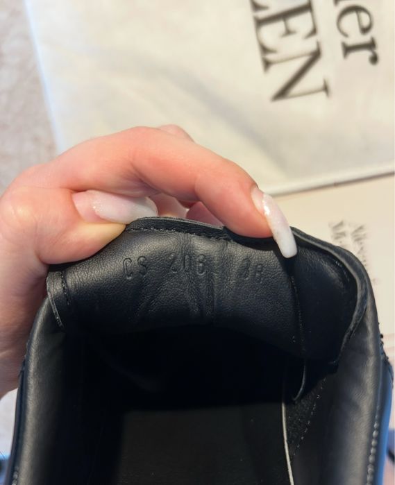 Tenisi negri alexander mcqueen cu sclipici 37