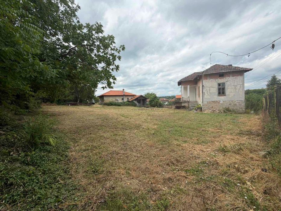 Продавам Къща В с. Горно Церовене