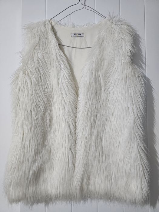 Vesta blanita alb și roz , prețul afisat este prețul pe bucata