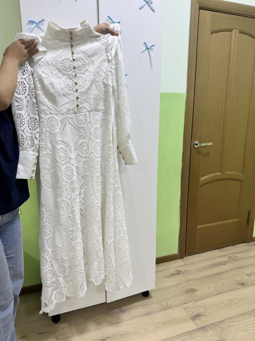 Вечернее белое платье