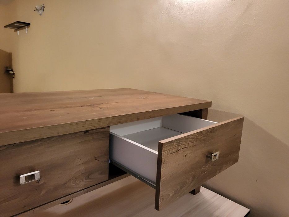 Мебели, Холна маса