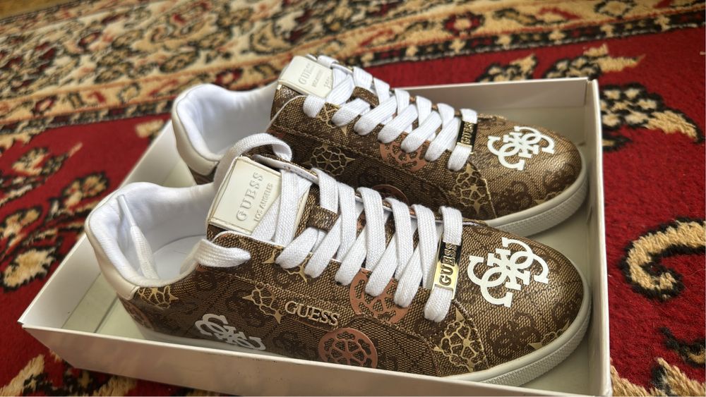 Обувь GUESS кеды