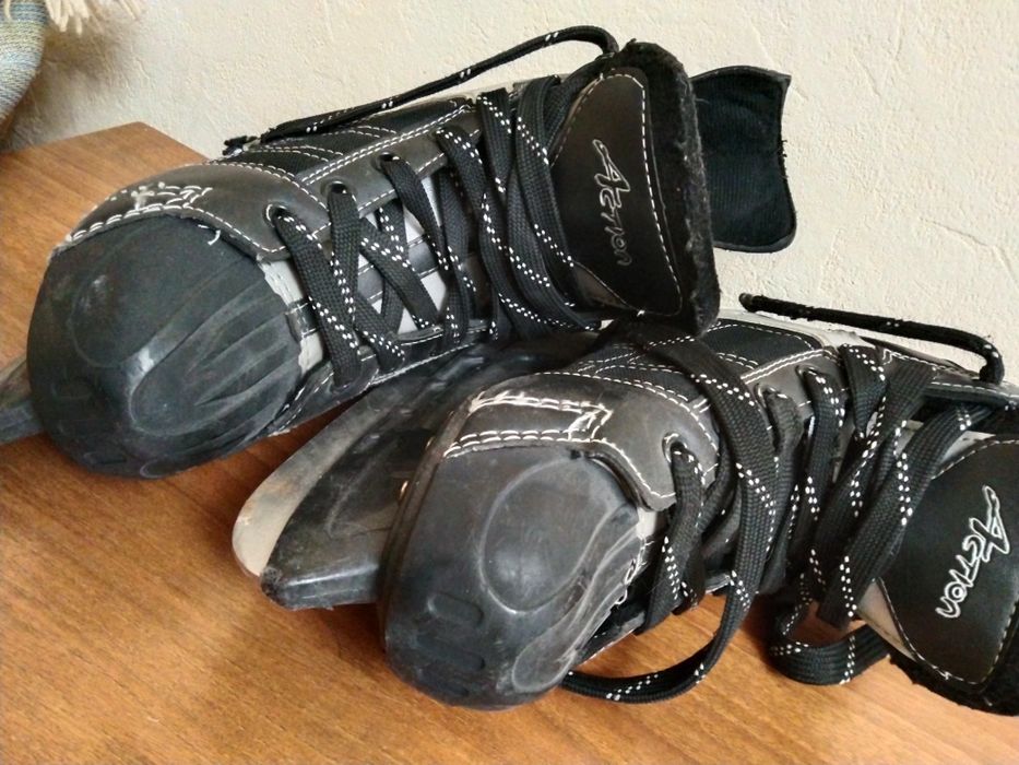 Продам хокейные коньки