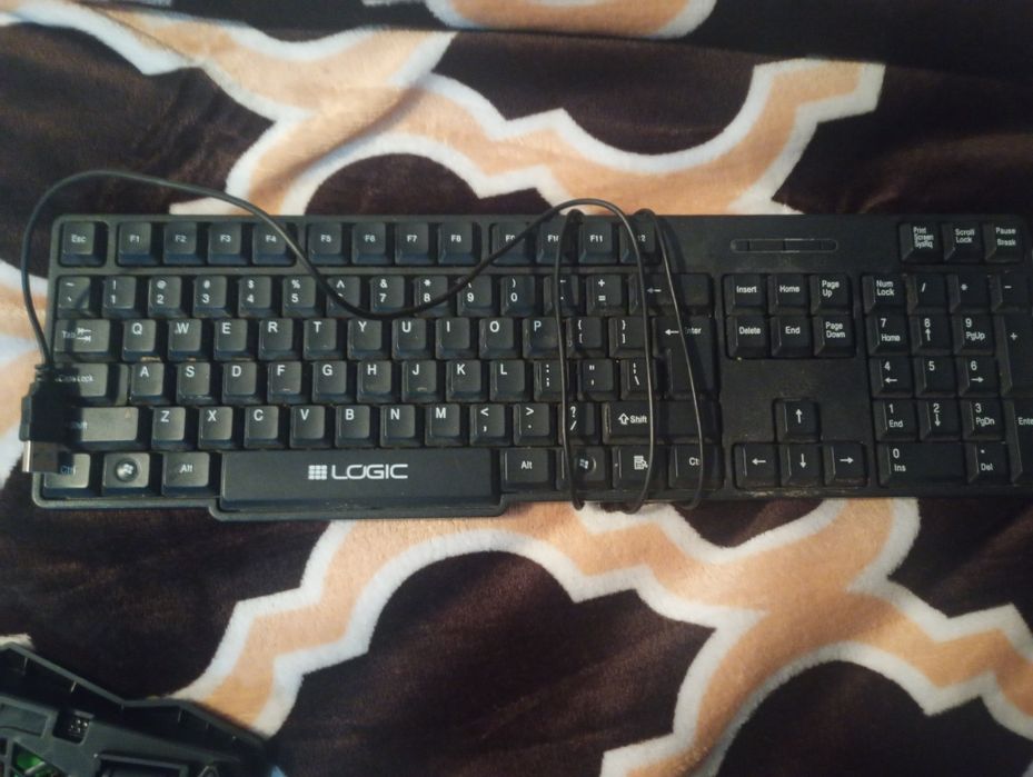 Vând Laptop Acer cu Cooling Fans