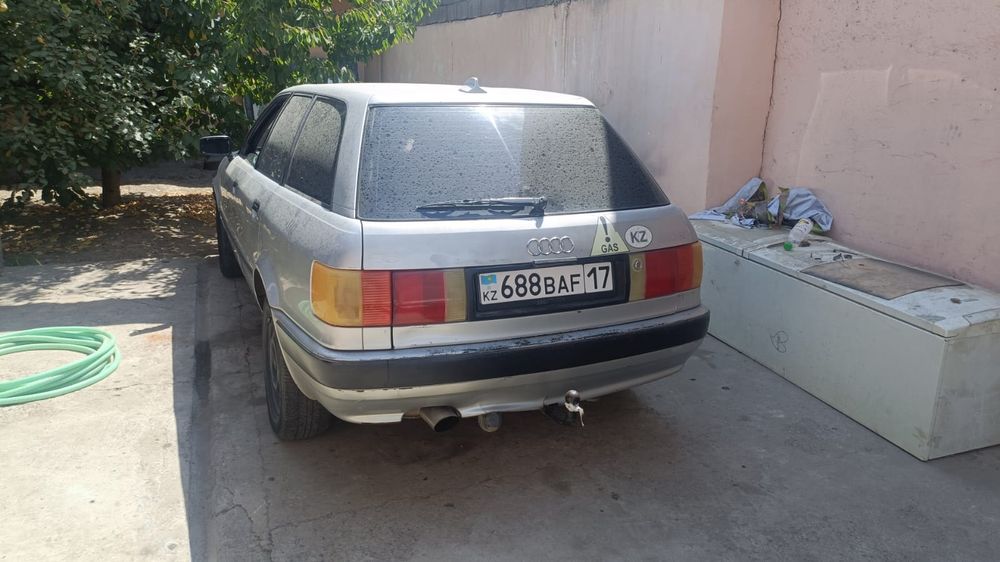 Машина  Ауди вхор