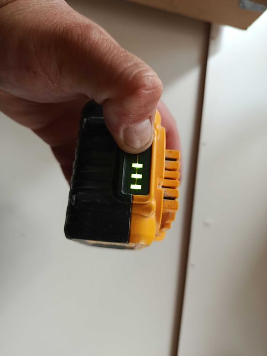DeWalt 5.0Ah 18V DCB184 54V baterie acumulator bormasina autofiletanta rotopercutor sursa
