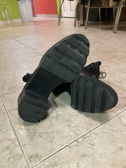 Дамски боти Zara, номер 37.