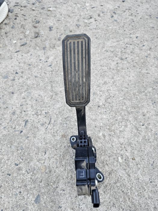 Педал за газта за Toyota RAV4 2.2 D-CAT 177кс 2008г