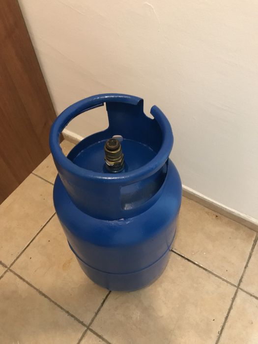 Малко употребявана  газова   бутилка   . Като  нова  /  Запазена   .