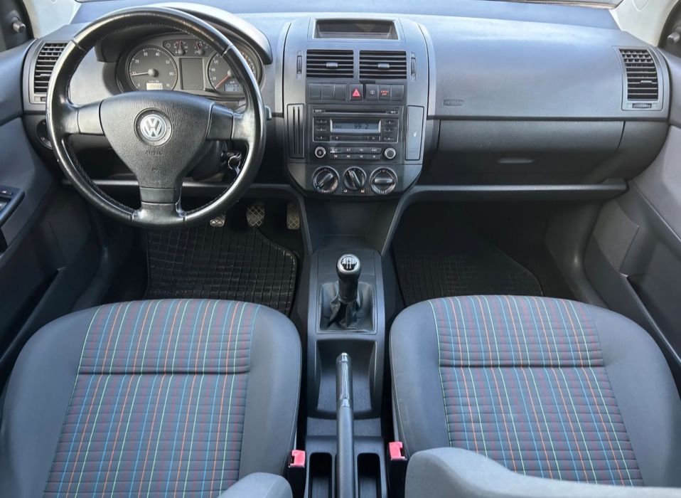 Vând Volkswagen Polo
