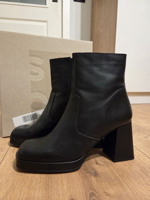 Title: Vero Moda Black Natural Leather Heeled Boots – Like New | Cizme Vero Moda negre din piele naturală – Ca noi