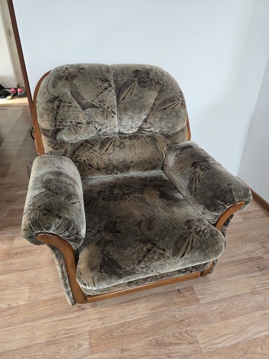 Продам диван с креслом