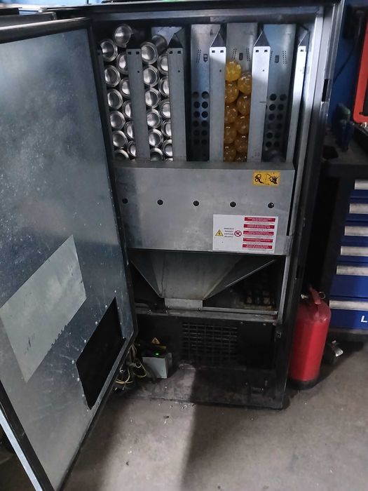 Вендинг машина за безалкохолни напитки