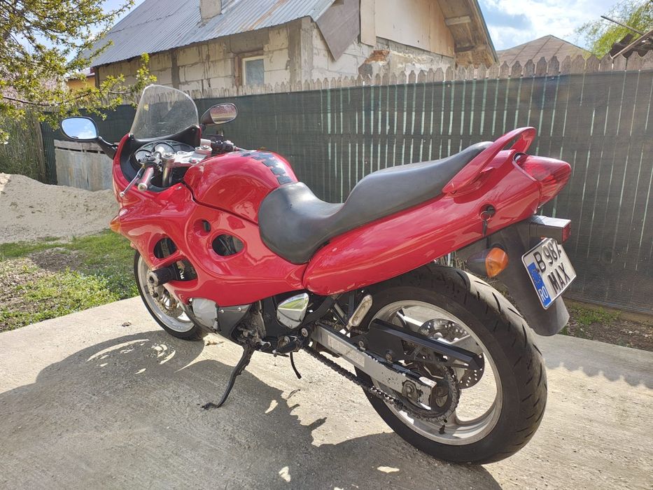 Dezmembrez suzuki gsx f 600 katana !