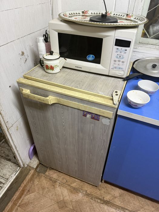 Продам холодильник советский