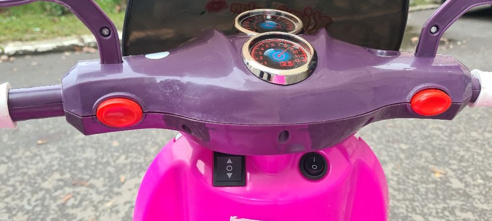 Scooter electric pentru copii
