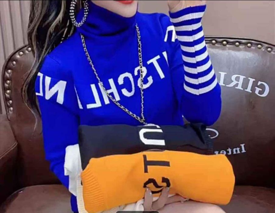 Теплые, яркие водолазки по 1 экземпляру остались