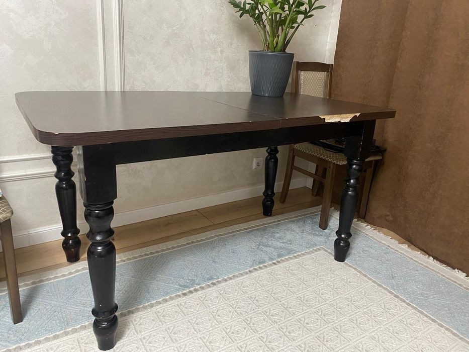 Продам стол деревянный