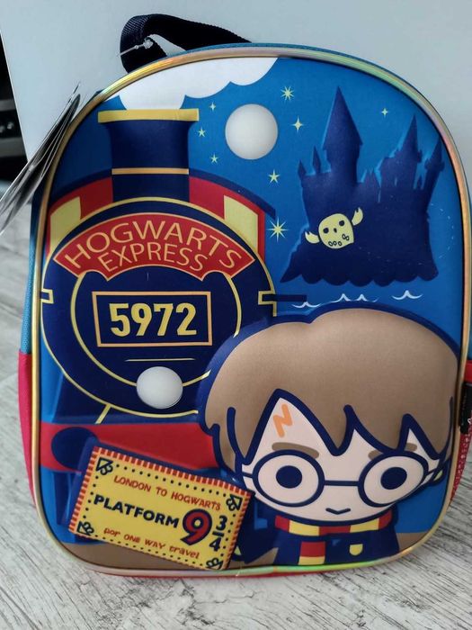 Продавам неизползвана детска раница.