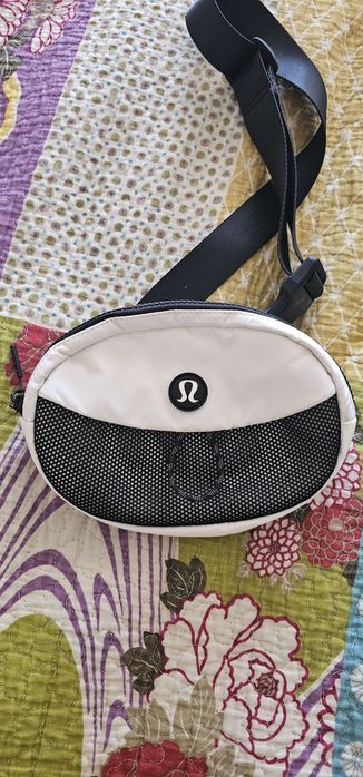 Чанти тип банан, различни марки