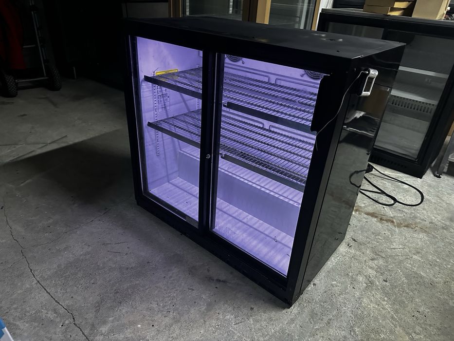 Подбарова хладилна витрина