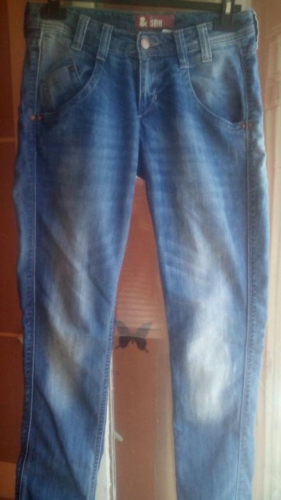 Страхотни, маркови, дамски дънки номер 27.