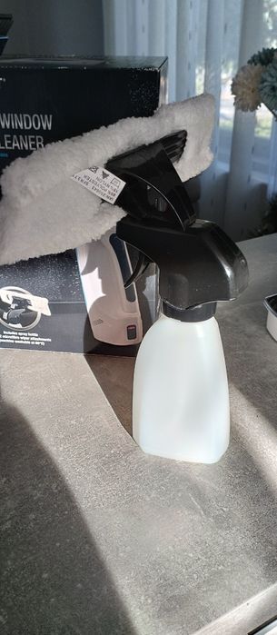 Преносим почистващ уред за стъкла