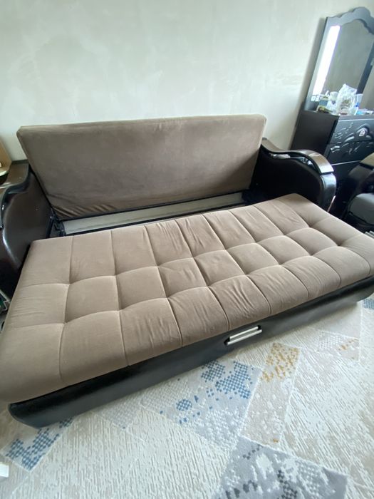 Продам диван б/у производство:Россия