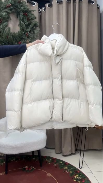 Куртка сатылады.