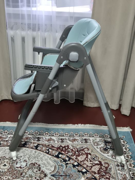 Продам детский столик для кормления