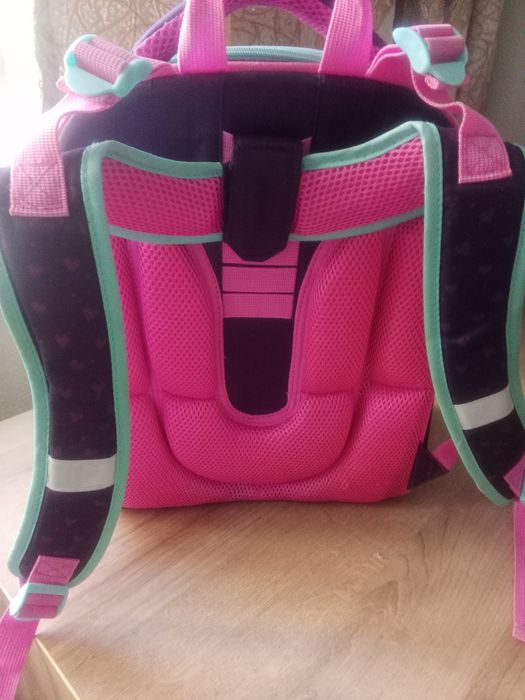 Продам школьный портфель