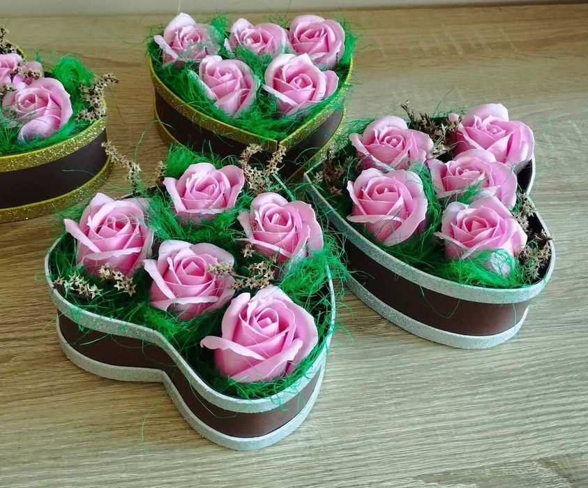 Ароматни сапунени рози в кутия