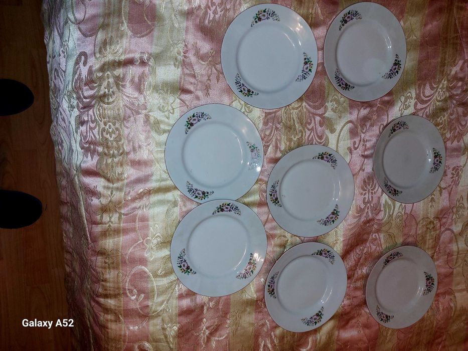 Продавам  антични ретро предмети за дома-чиний,съдове,бижутера