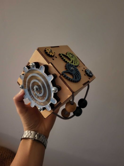 Busy Cube personalizat cu nunele Filip