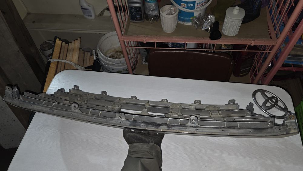 Решетка радиатора крузак 200