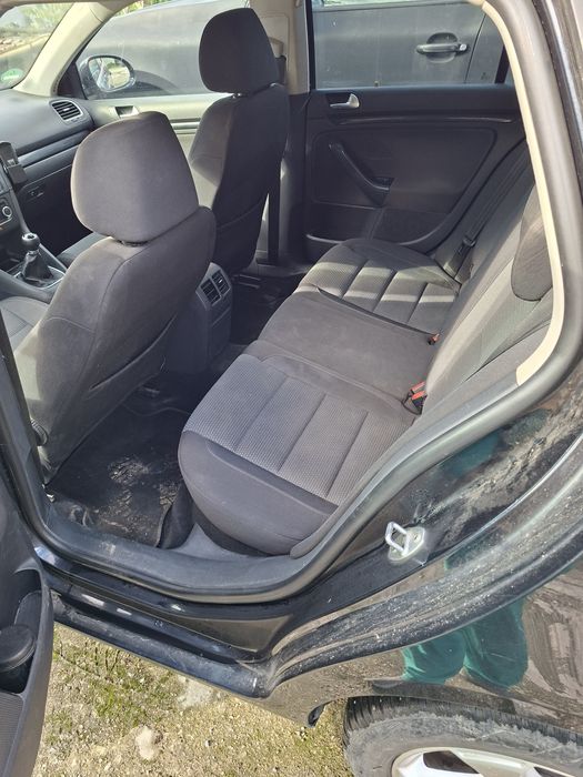 Volkswagen Golf 2011 година