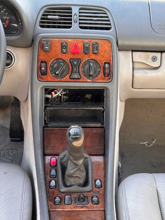 w208 2.0 бензин 136 на части цвят (935U)