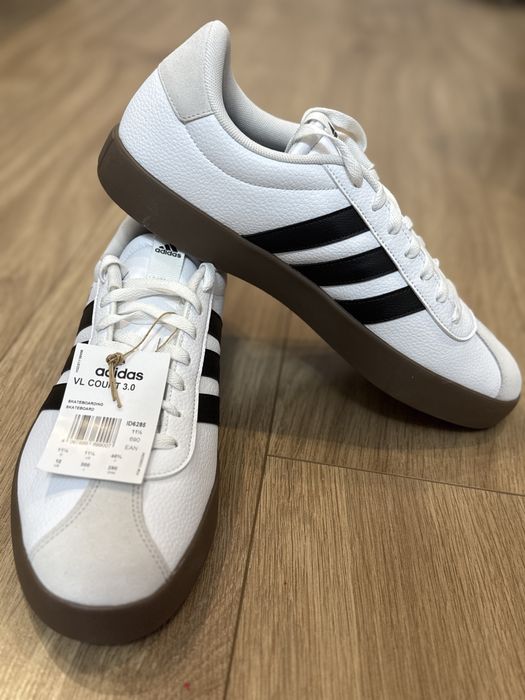 Продам оригинальные кеды адидас