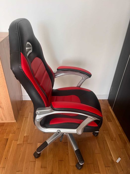 Геймърски Стол За Компютър Черно И Червено Кожен, няма забележки