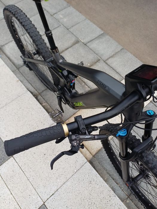 Vând bicicletă electrică full'suspension carbon CUBE