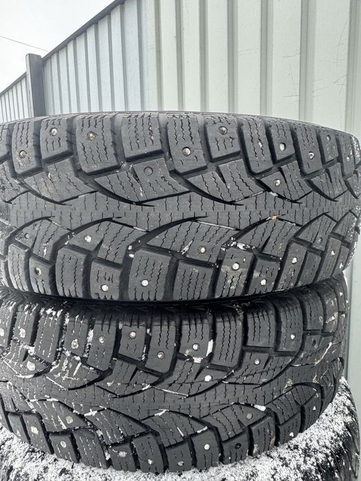 Два балона зимних с дисками р13 шипы