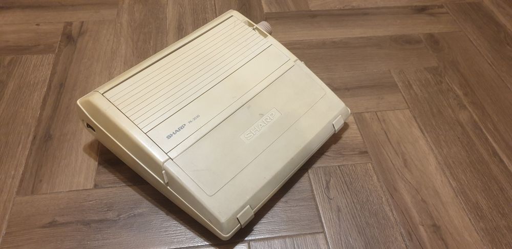 Masina de scris electrica SHARP  PA-3030