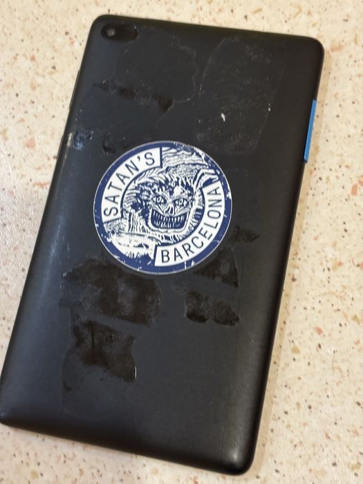 Планшет lenovo работает