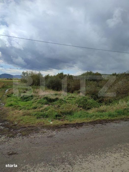Teren extravilan de vanzare, 70 ari, utilitati, zona Simionesti