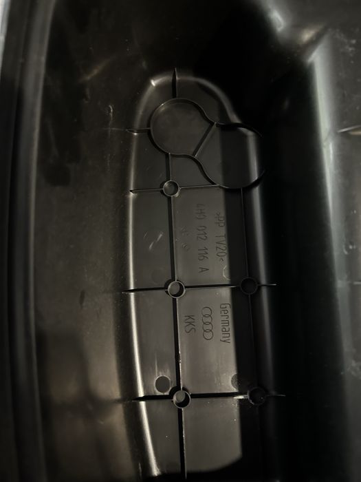 Капак за авариен комплект Audi A8