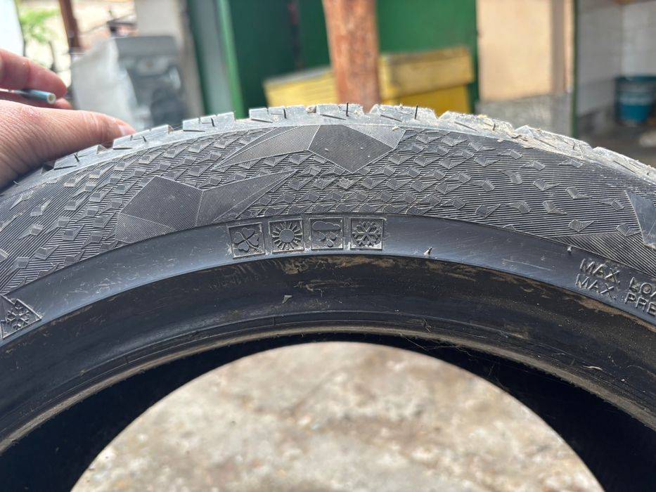 4 бр. Гуми вредщайн 215/50/17 m+s