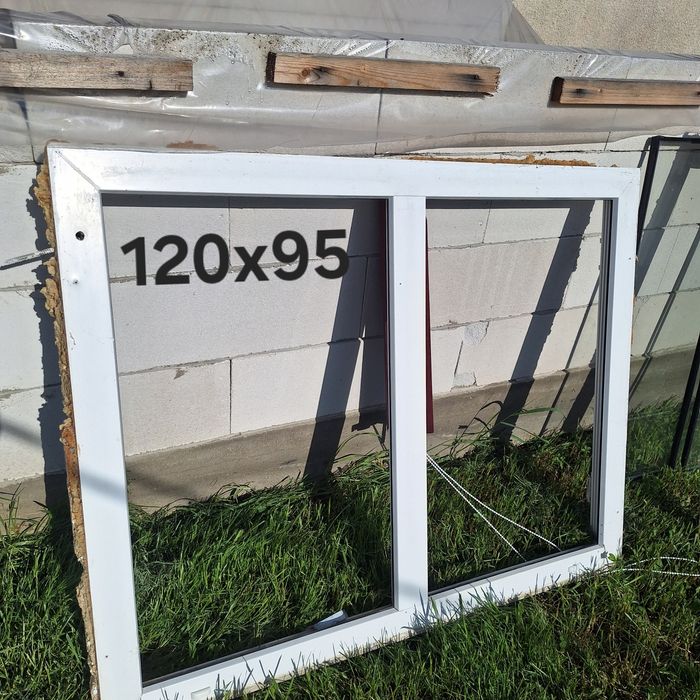 Vând termopane cu plase și uși de lemn!