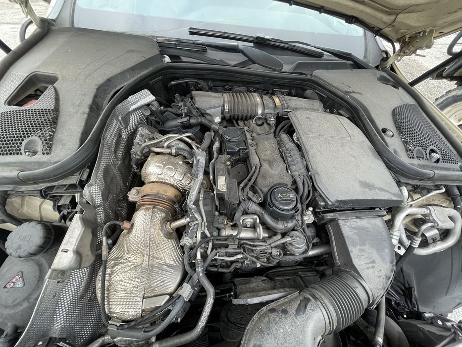 На части w213 Мерцедес Е220