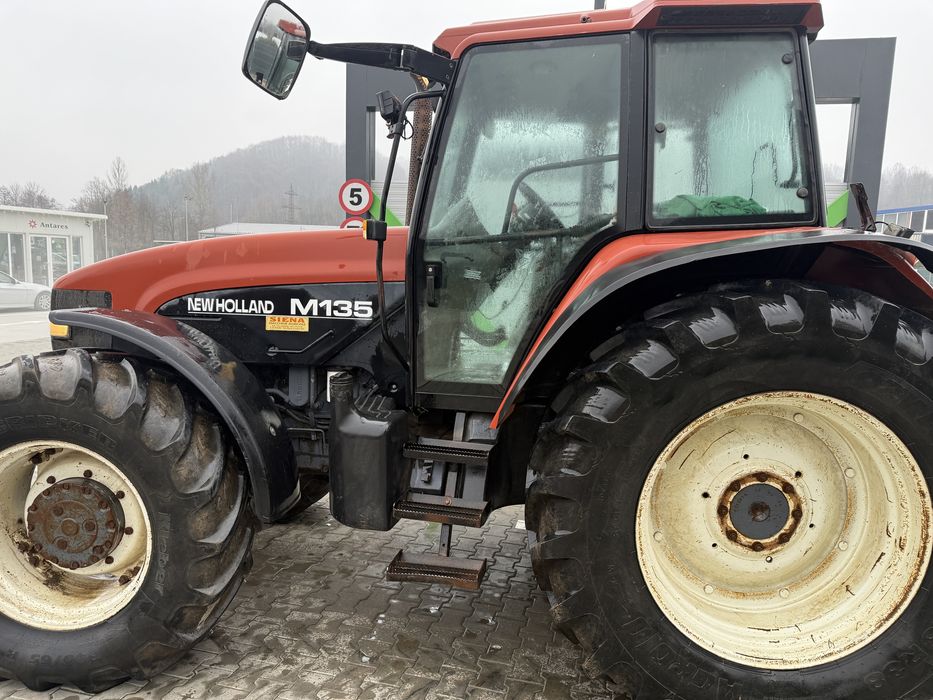 New Holland M135