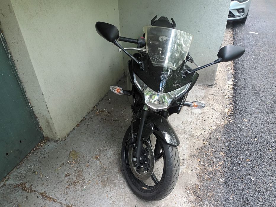 Vând Honda CBR250R